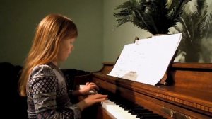 Galina playing Minuet - Галина играет Минуэт