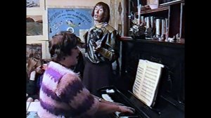 "Звезды ночи горят" (запись 1997 г.). Поют Людмила Титова и Лидия Васильева (аккомпанирует).