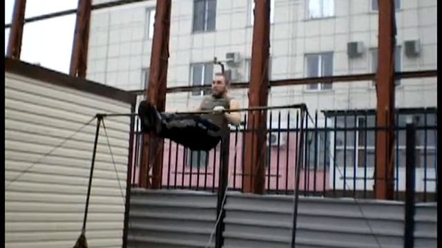 Турник- Сан Саныч в 55 вспомнил молодость опять! смотреть онлайн