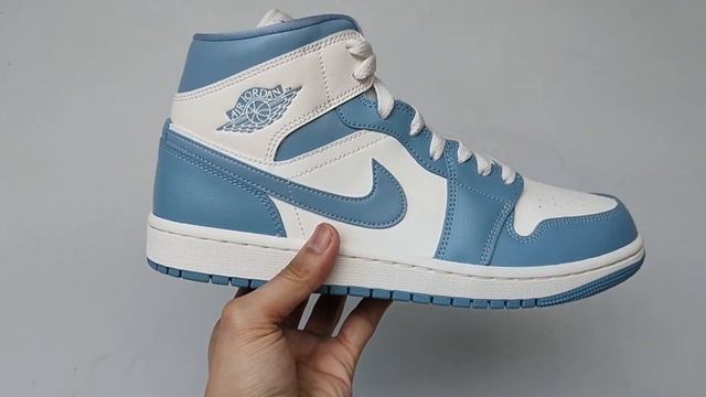 AIR JORDAN 1 MID UNC WOMENS 2022 | UNBOXING AND DETAILED REVIEW