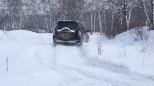 Mitsubishi Pajero просто танк на бездорожье