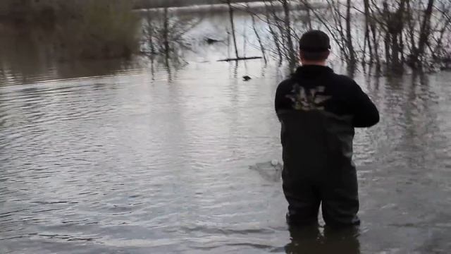 Рыбалка кастинговой сетью на оби чуть не потонул! смотреть онлайн