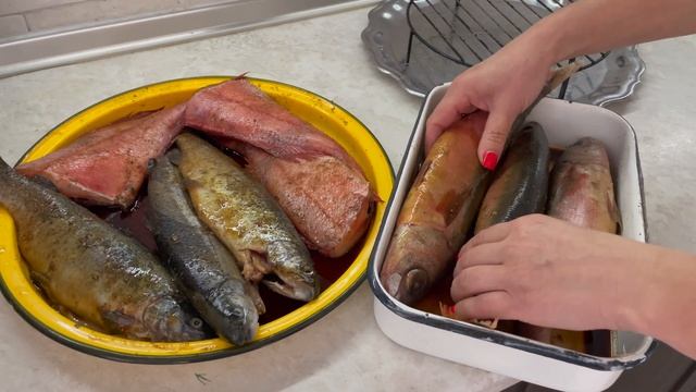 Копченая рыба в тандыре. смотреть онлайн