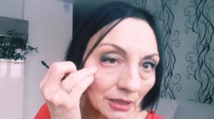 Как аккуратно накрасить нижние ресницы.