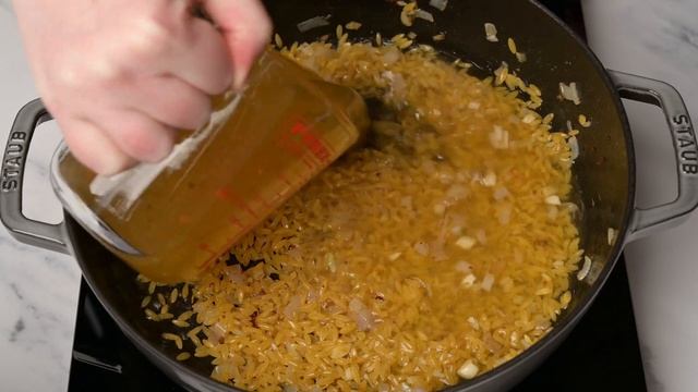 Creamy Lemon Garlic Orzo with Prawns смотреть онлайн