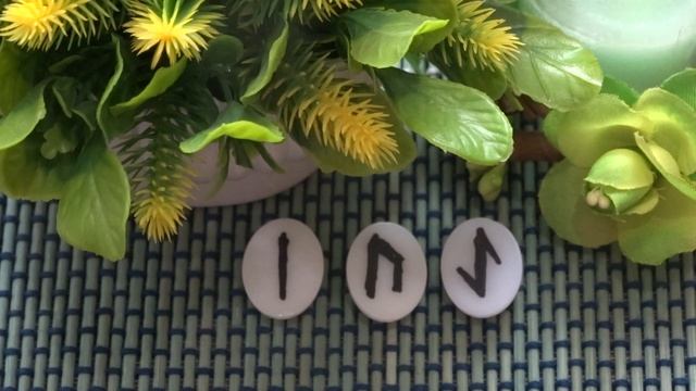 ЛЬВЫ ГОРОСКОП АПРЕЛЬ 2020 | ГАДАНИЕ НА РУНАХ смотреть онлайн