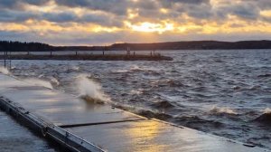 Мне стало нравиться молчать.