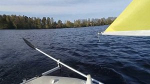 Inflatable boat sailing/Надувная лодка с парусом