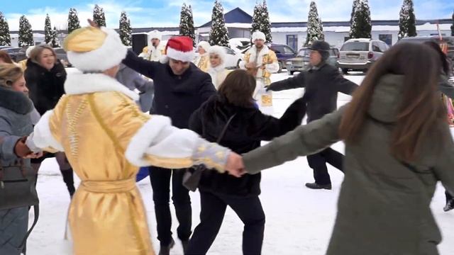 Зимние гуляния с народным шоу-ансамблем солистов "Совечёра"