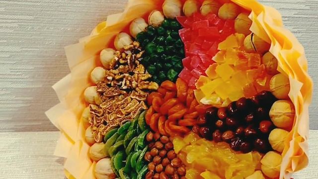 Букет из орехов и сухофруктов