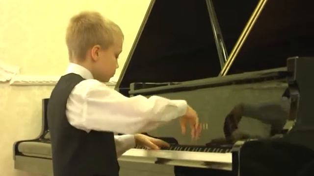 Александр Беляев (Дипломант - младшая группа). Харьков. Шимановский 2013.