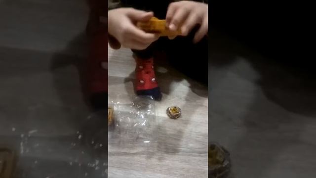 Обзор BEYBLADE BURST XCALIUS Master Kit Бейблейд Икскалиус смотреть онлайн