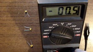 Цифрой прибор для измерения ёмкости конденсаторов