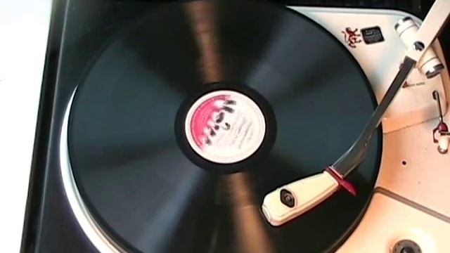 DIMINUENDO & CRESCENDO IN BLUE by Duke Ellington on V-Disc 534 смотреть онлайн