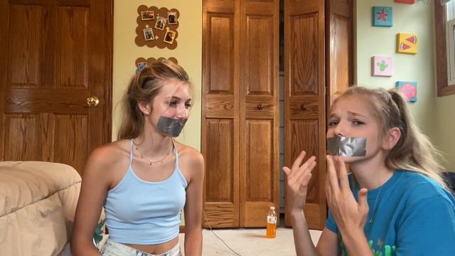 ROCK PAPER SCISSORS TAPE CHALLENGE смотреть онлайн