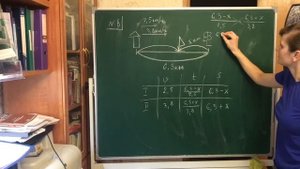 Два человека отправляются одновременно из одного дома на прогулку по опушки леса...