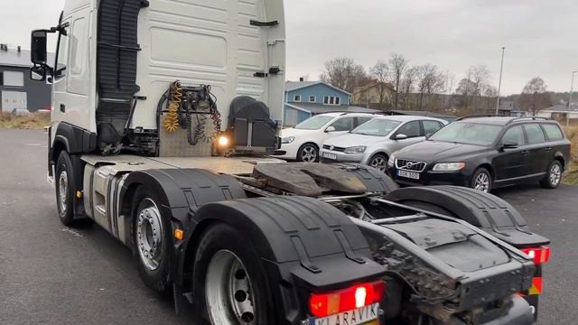Köp Dragbil Volvo FM 6x2 Pusher nybesiktigad på Klaravik смотреть онлайн