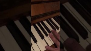 Пианино «Красный октябрь» 104 серии