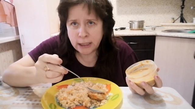 МУКБАНГ💥mukbang 🆘ПОДСКАЖИТЕ/А ТО ОСТАНУСЬ ЖИТЬ НА УЛИЦЕ С УЛЬЯШЕЙ🤣#ЕМНАКАМЕРУ #mukbang
