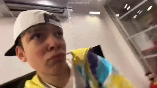 PINQ устроил у себя дома Детский Сад| Scally Milano, Uglystephan и Молодой Платон смотреть онлайн