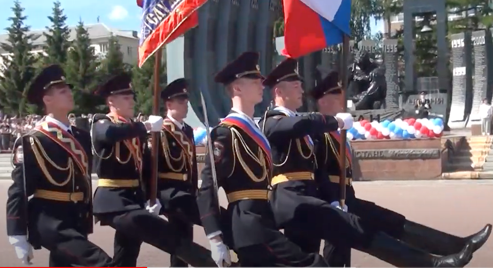 Молодые полицейские получили дипломы