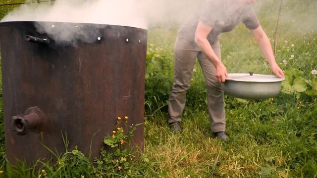 A woman lives Alone in the mountains!! Cooking Smoked Fish!! смотреть онлайн