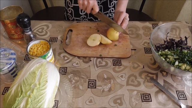 Салат весенний. Диетический салат. Как приготовить салат. Рецепт овощного салата.