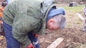 Копаем траншею под воду глубина 2м.