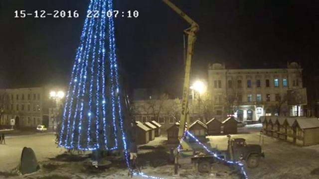 Наложение гирляндных рядов на ёлку Соборная площадь смотреть онлайн