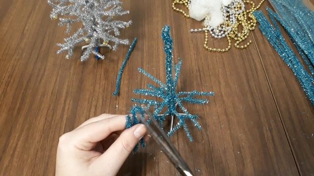 Как сделать елку из синельной проволоки. От скуки на все руки. Рукоделие. смотреть онлайн
