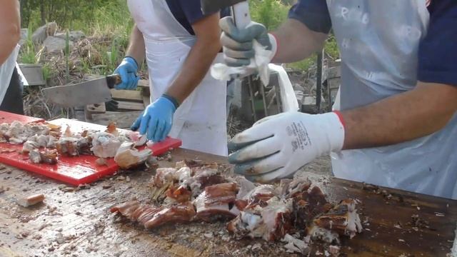 Итальянская УЛИЧНАЯ Еда - Огромные БЛЮДА, Свиные РЕБРЫШКИ на Гриле, Сыра КАЧОКАВАЛЛО и Морепродукто