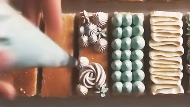 Украшение пирожных кремом