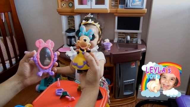 Лейла показывает вам набор игрушки Минни Маус. Leyla's Funny Minnie Mouse toys set review. смотреть онлайн