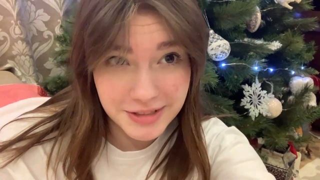 Видео о том,как я первый раз кастомизировала футболку.Учусь вышивать!