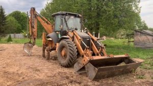 Расчистка участка, вспашка земли формирование котлована площадью 40 м2 под плиту.