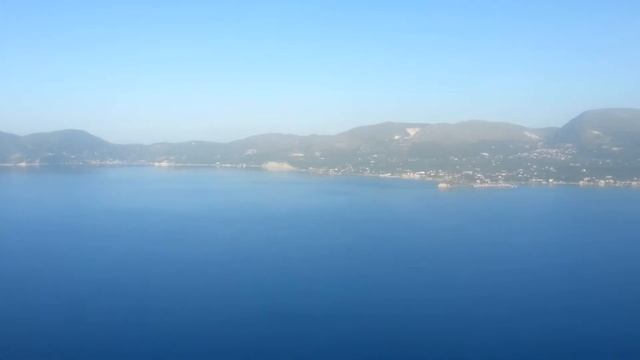 Полёт над заливом Лаганас и посадка в аэропорту Закинтос смотреть онлайн