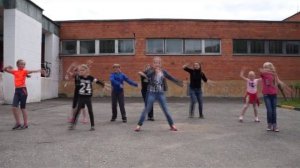 Детский танец. Школьный лагерь