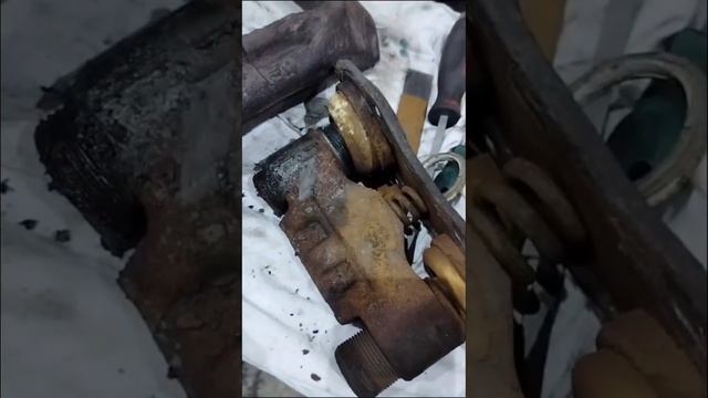 Полуприцеп Schmitz на замену колодок и ремонт тормозных суппортов ч8
