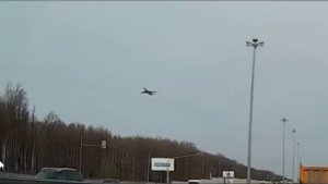 Самолет ЗАВИС в небе над Внуково