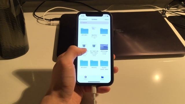 iPhone 11 - External Storage Solution (Lightning to SD Card Reader) смотреть онлайн