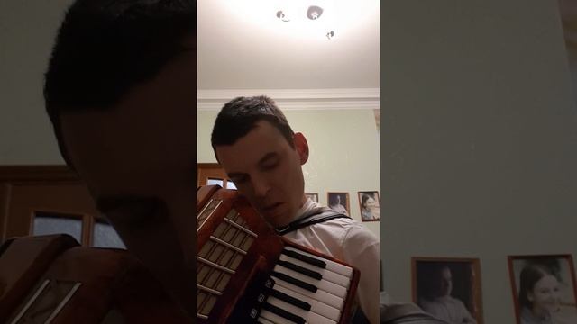 Триллинг на маскараде на аккордеоне смотреть онлайн