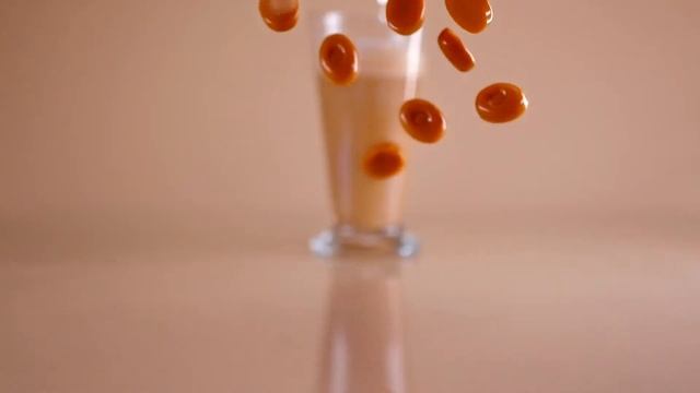 MacCoffee Latte Al Caramello смотреть онлайн