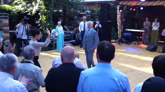 Танцует Докка Мальцагов смотреть онлайн