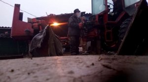 Первый запуск трактора Т25 после ремонта двигателя