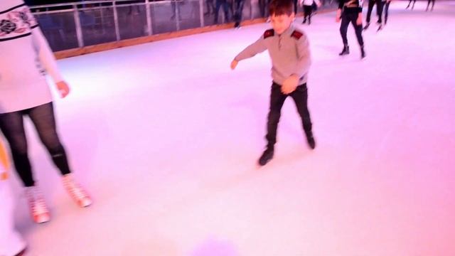 Ледовый каток "ФУНТУРА" 04.01.2020. Донецк Сити. смотреть онлайн