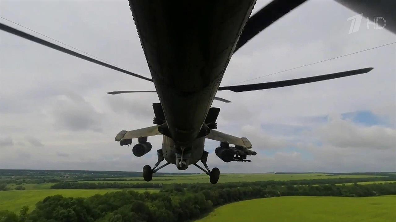В Минобороны показали работу вертолетов Ми-35 в зоне спецоперации