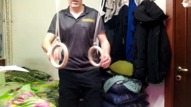 Вешаю гимнастические кольца в комнате охраны на работе смотреть онлайн