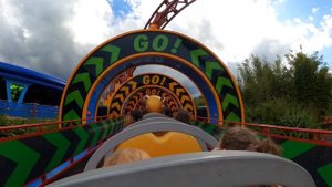 Slinky Dog Dash! - Disney’s TOY STORY Themed Rollercoaster ?