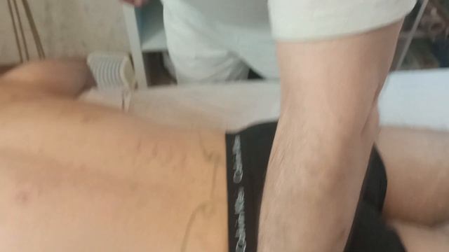 Все приемы скруток поясницы за ногу лежа на столе. Часть 5. Мануальная терапия - обучение здесь! смотреть онлайн