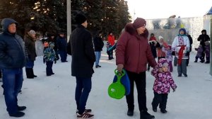 10 Хоровод вокруг ёлки с движениями под музыку